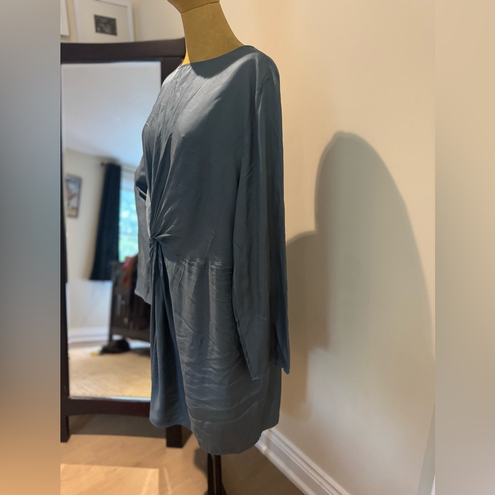 H&M 100% Viscose Dress with Dolman Sleeves and Bateau Neckline (M) - Picture 2 of 7